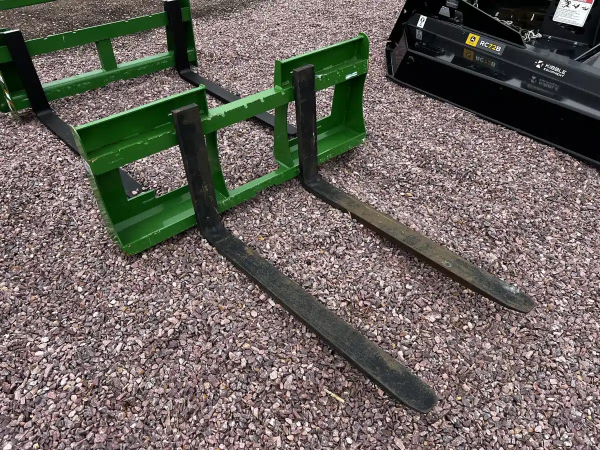 Gallery image 1 for Used Edney 42" Pallet Forks Attachment