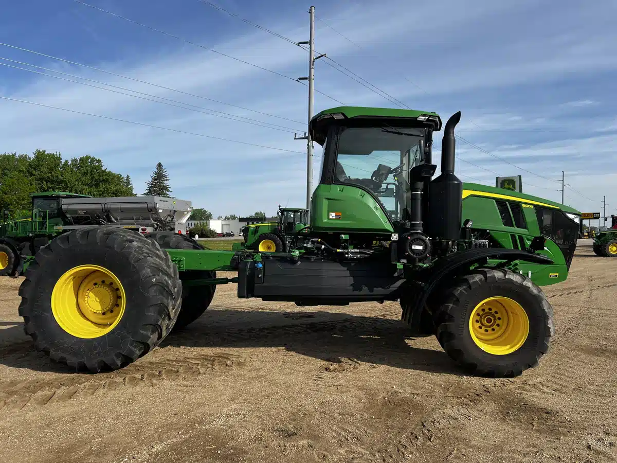 Gallery image 2 for Used 2024 John Deere 800R Anhydrous Applicator