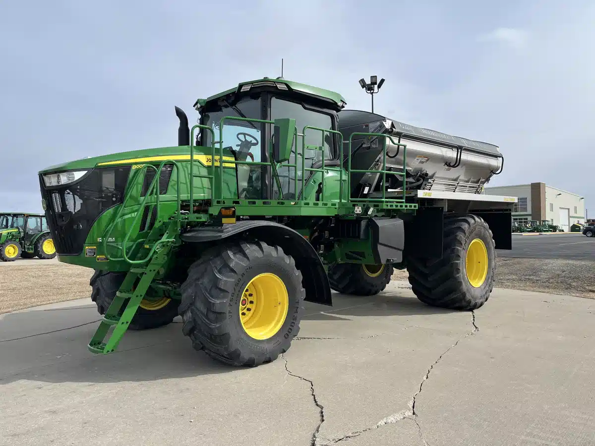 Gallery image 1 for Used 2024 John Deere 800R Anhydrous Applicator