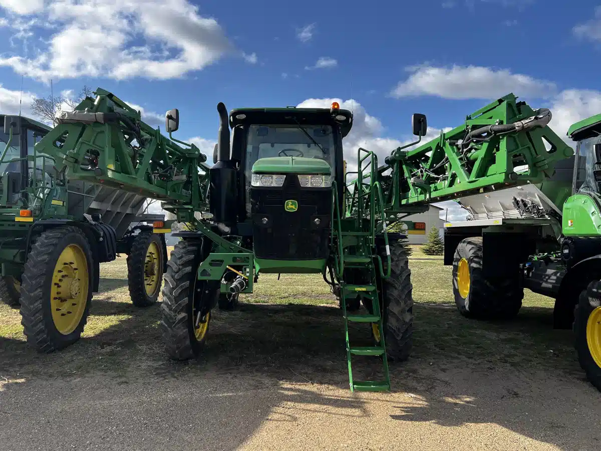 Gallery image 2 for Used 2019 John Deere R4038 Sprayer - Self Propelled