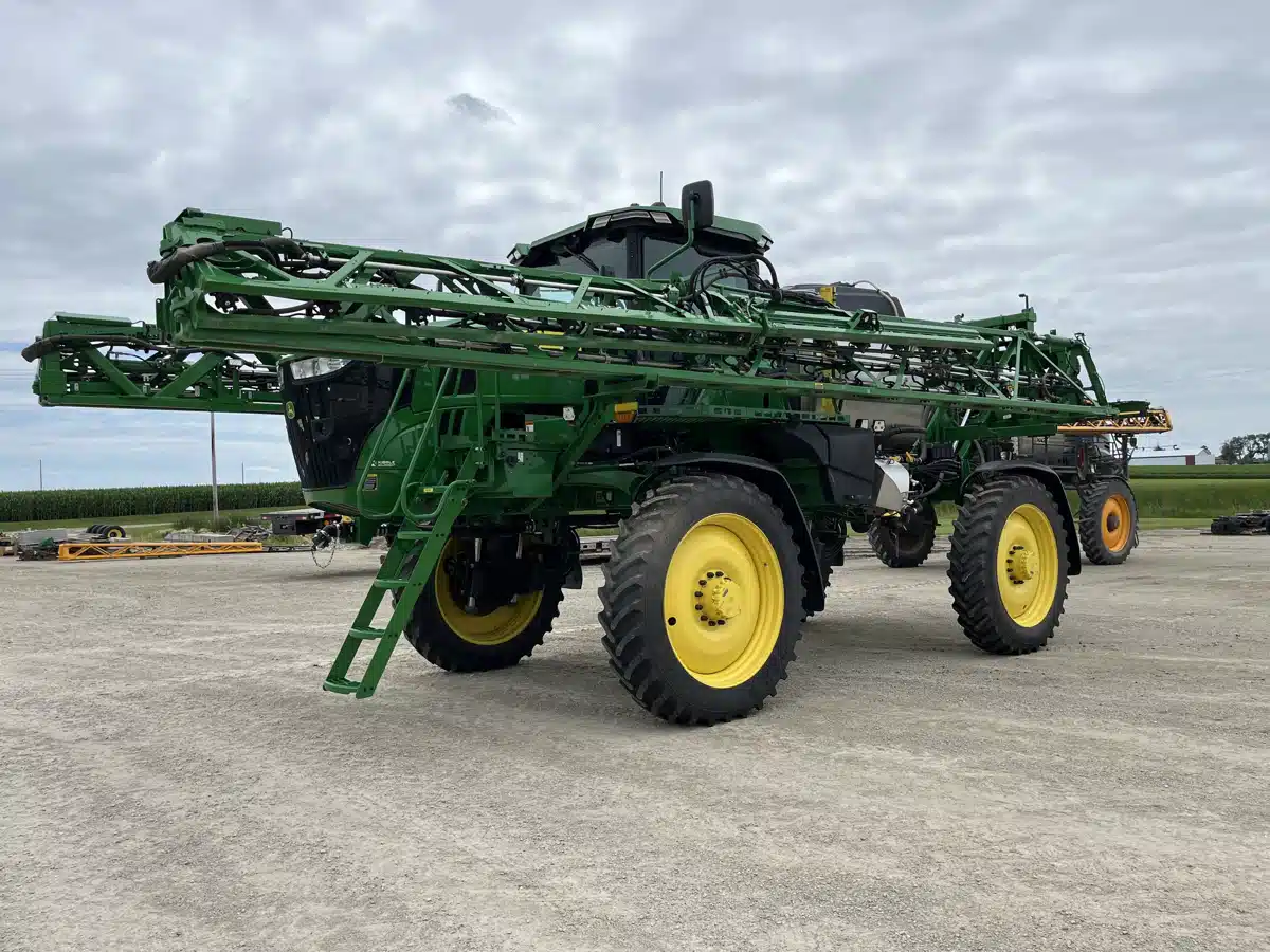 Gallery image 2 for Used 2023 John Deere 412R Sprayer - Self Propelled