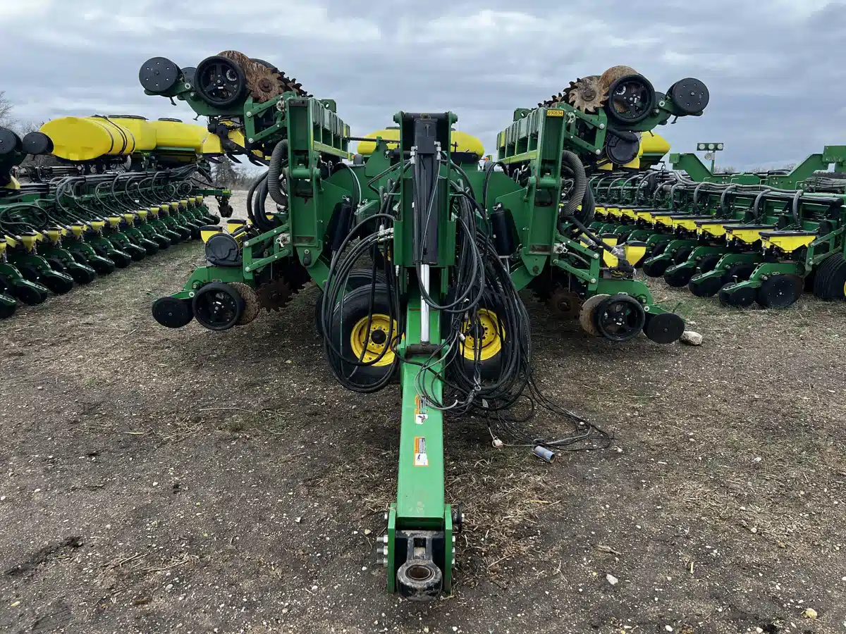 Gallery image 2 for Used 2012 John Deere DB120 Planter