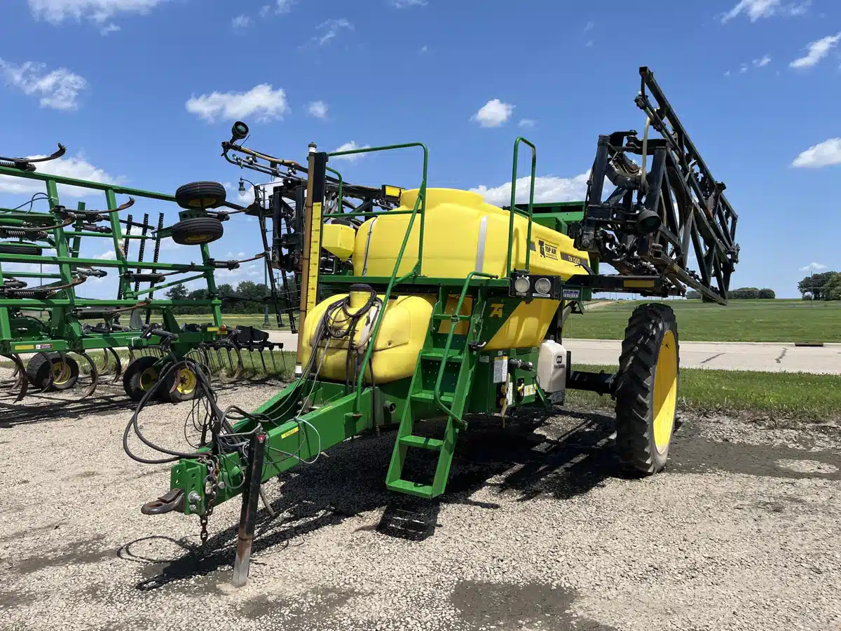 Gallery image 1 for Used 2006 Top Air TA1200 Sprayer - Pull Type