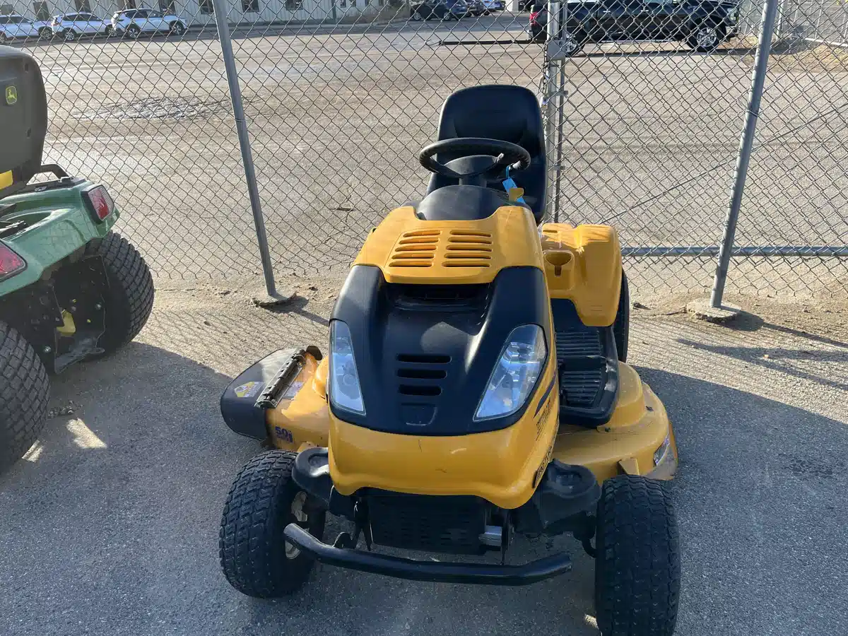 Gallery image 2 for Used 2007 Cub Cadet i1050 Lawn Tractor
