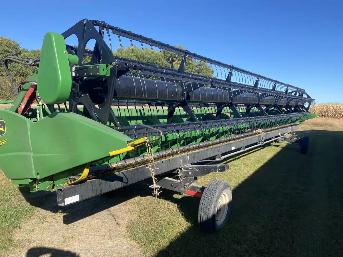 Gallery image 1 for Used 2016 John Deere 635 Header - Flex