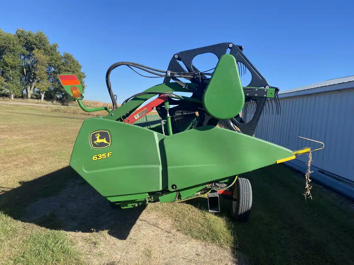 Gallery image 2 for Used 2016 John Deere 635 Header - Flex