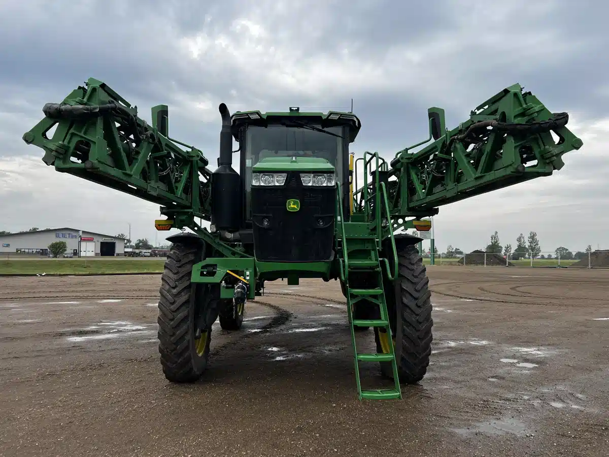 Gallery image 2 for Used 2023 John Deere 616R Sprayer - Self Propelled