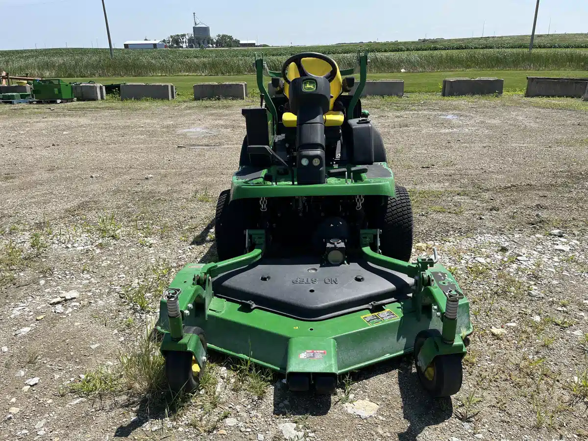 Gallery image 2 for Used 2016 John Deere 1550 Mower - Front Deck