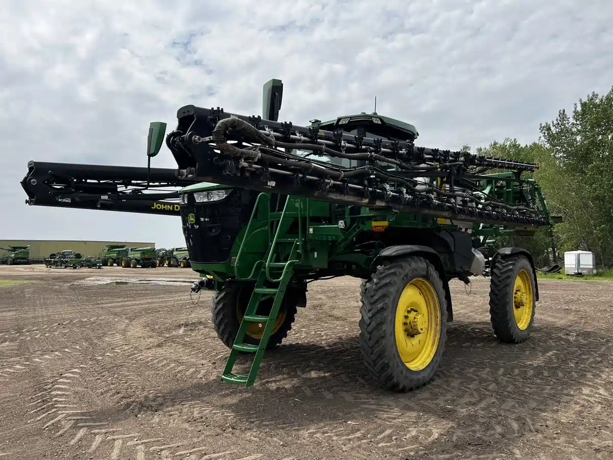 Gallery image 2 for Used 2022 John Deere 412R Sprayer - Self Propelled