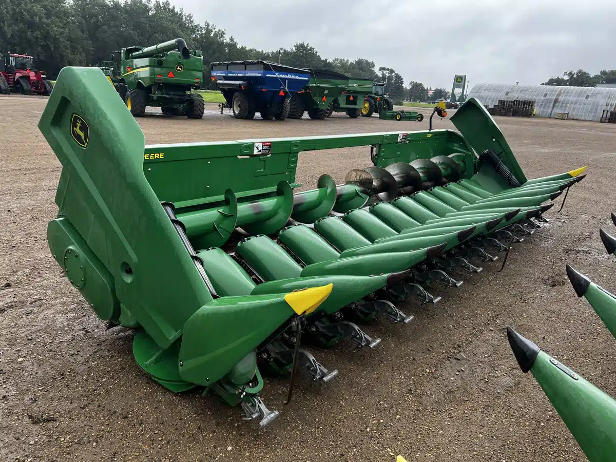 Gallery image 1 for 2021 John Deere C12R Header - Row Crop