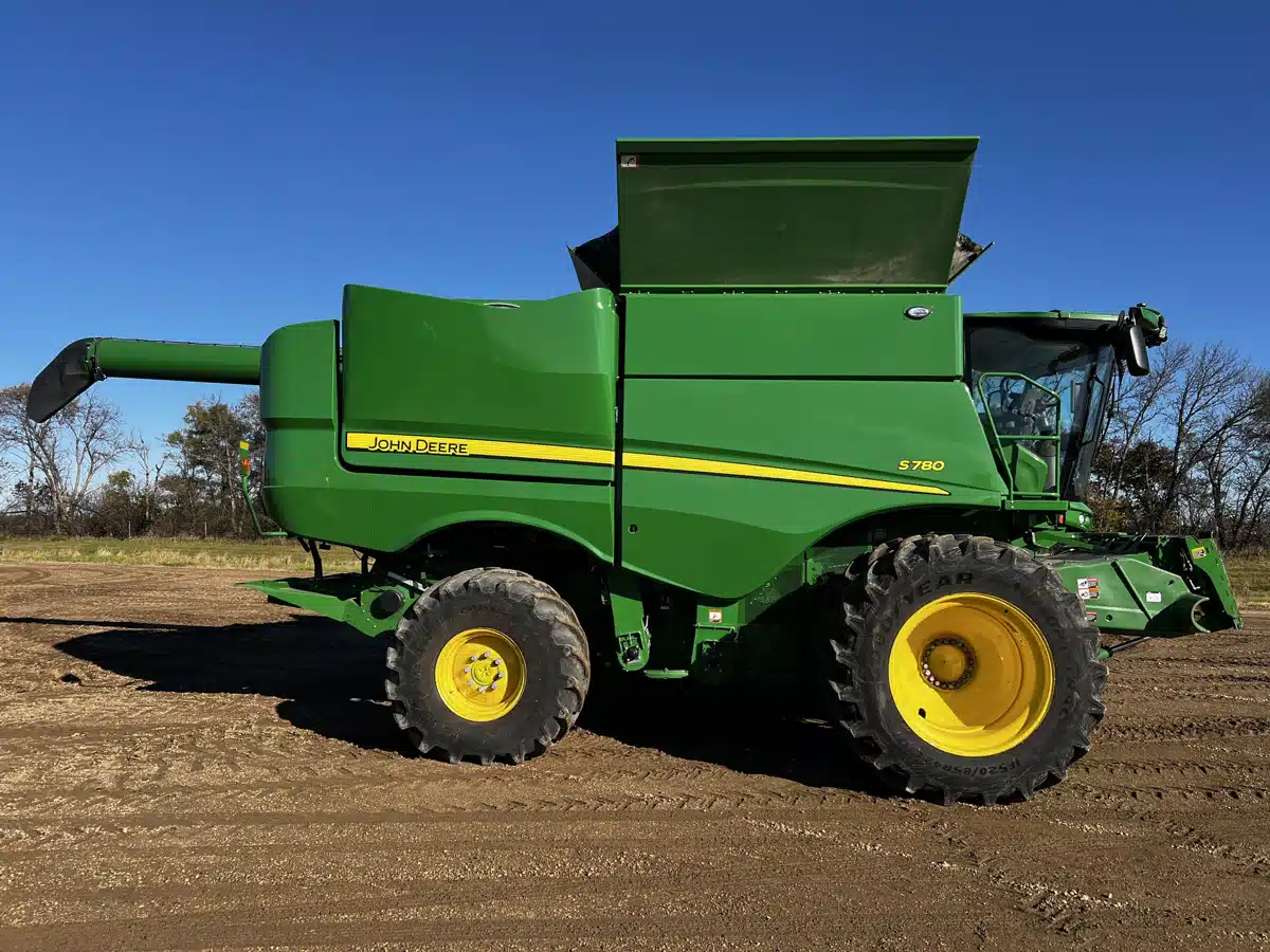 Gallery image 2 for 2023 John Deere S780 Combine