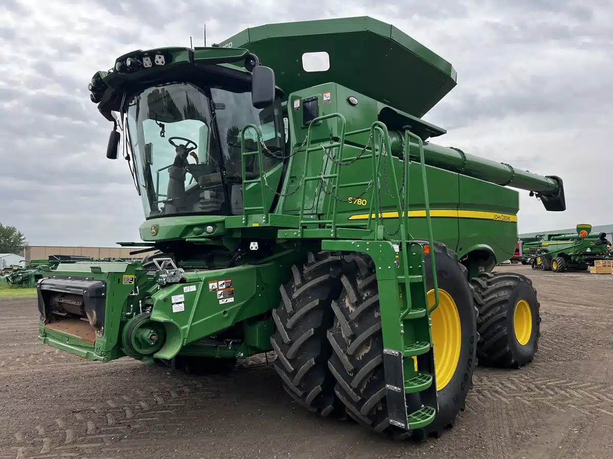 Gallery image 2 for 2024 John Deere S780 Combine