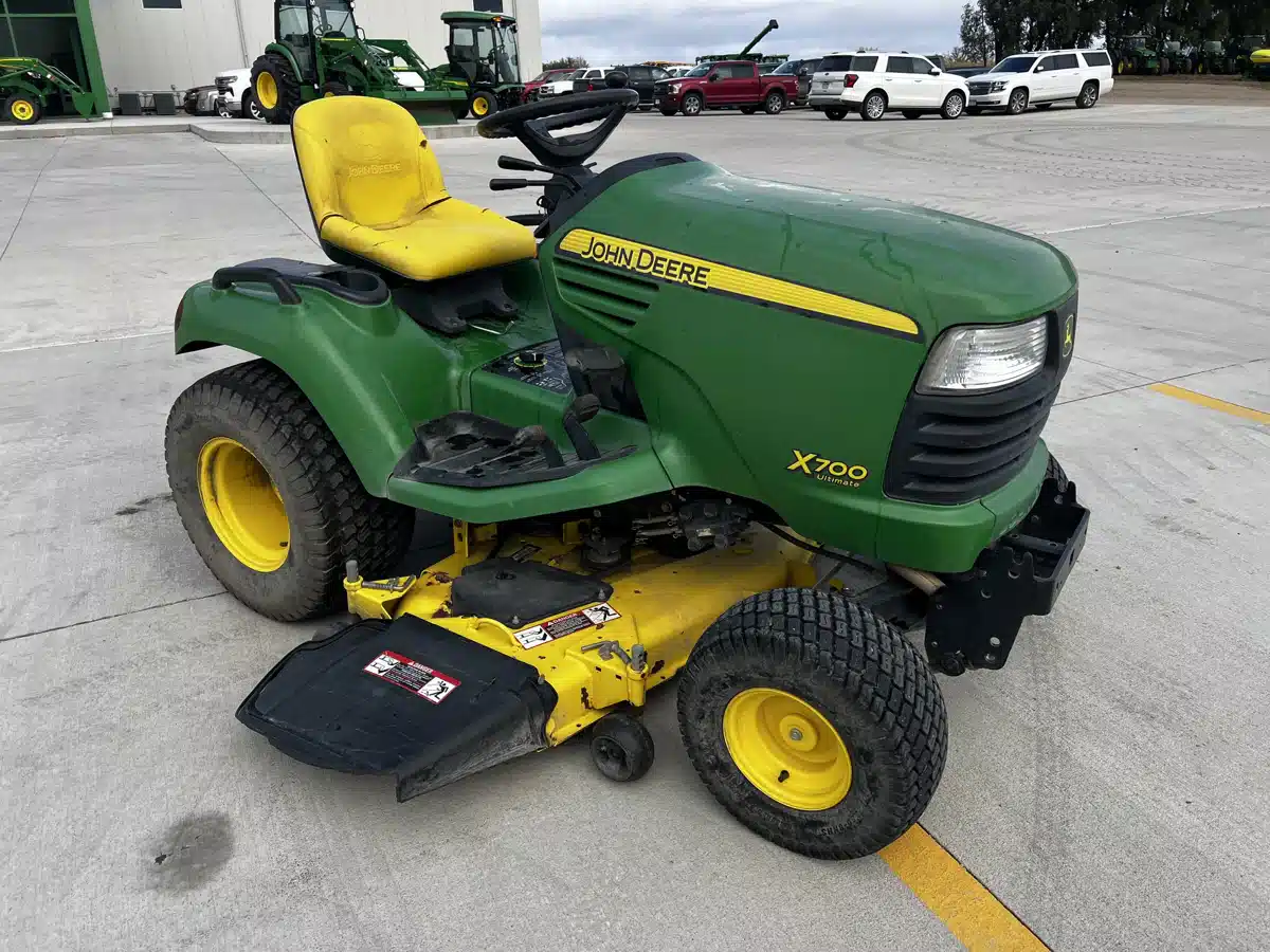 Gallery image 1 for Used 2008 John Deere X700 Lawn Tractor