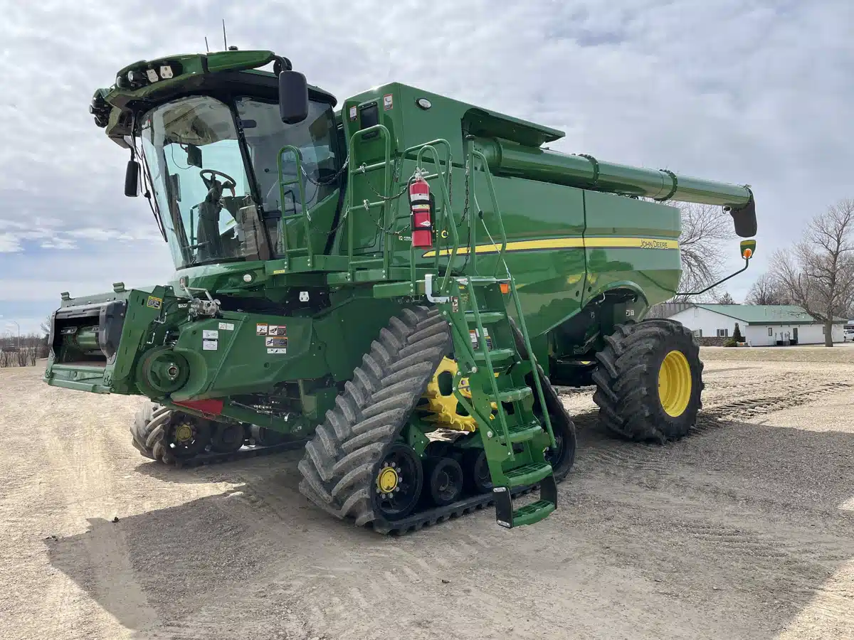 Gallery image 2 for Used 2024 John Deere S790 Combine