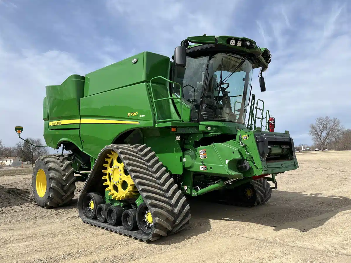 Gallery image 1 for Used 2024 John Deere S790 Combine