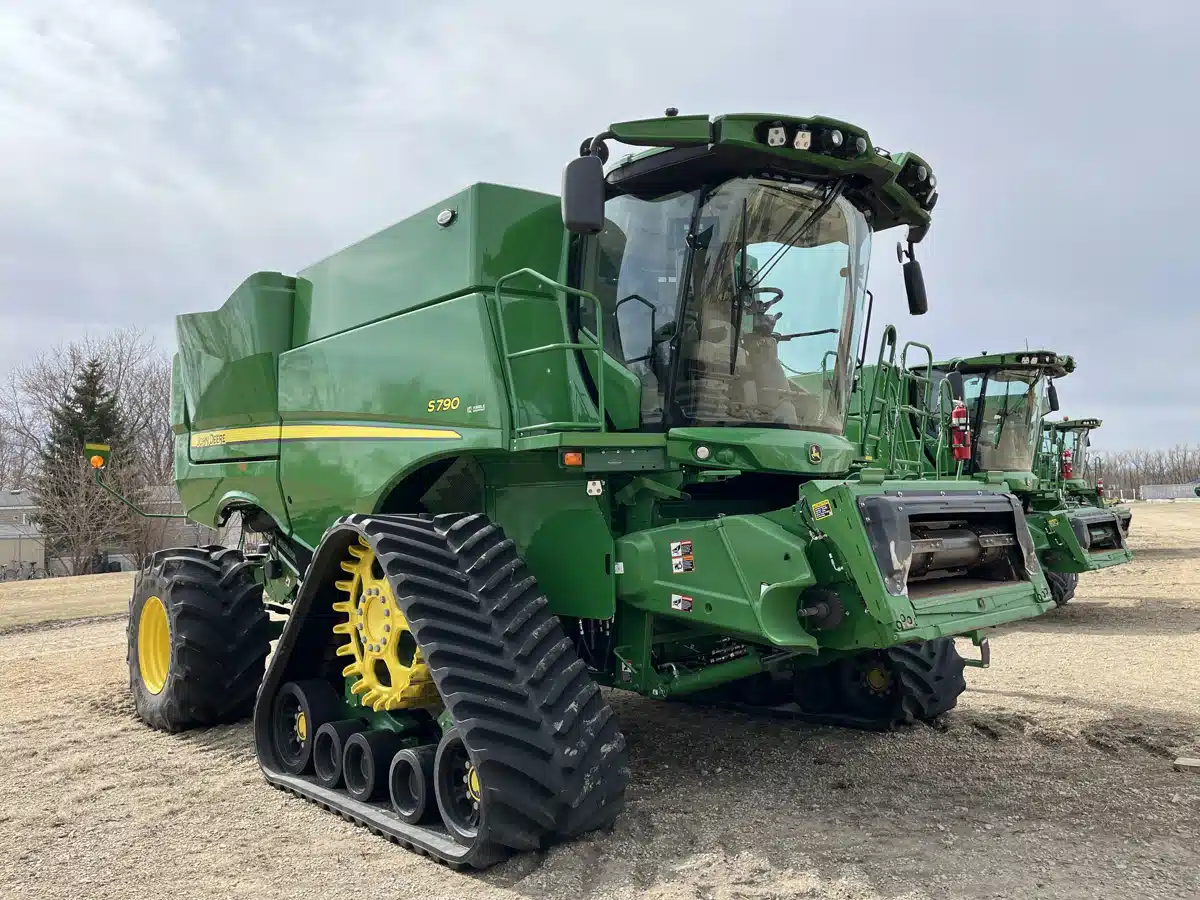 Gallery image 1 for Used 2024 John Deere S790 Combine