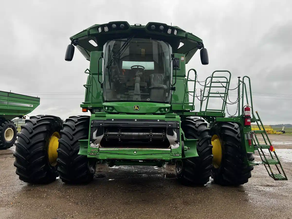 Gallery image 2 for Used 2023 John Deere S790 Combine