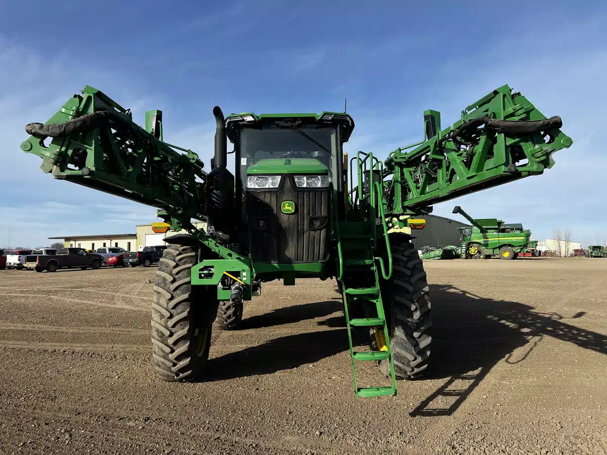 Gallery image 2 for Used 2023 John Deere 616R Sprayer - Self Propelled