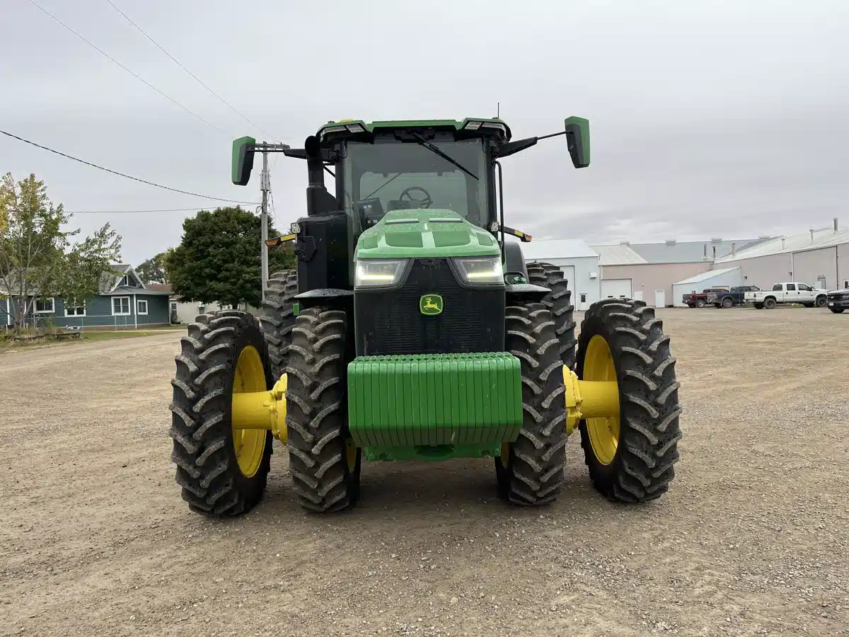 Gallery image 2 for Used 2024 John Deere 8R 370 Tractor