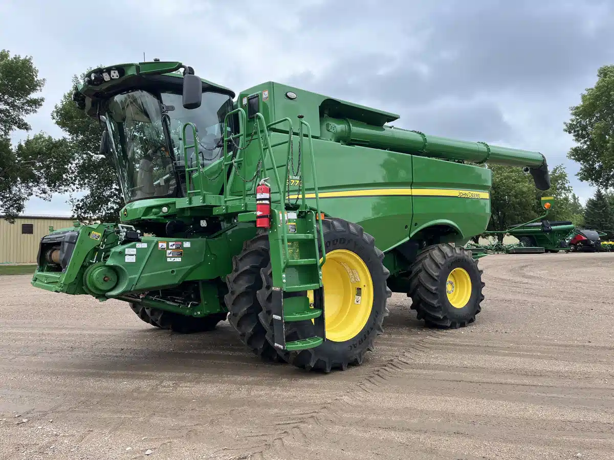 Gallery image 2 for Used 2023 John Deere S770 Combine