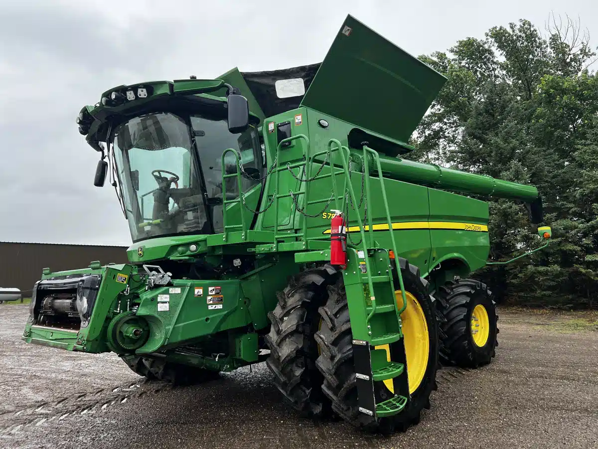 Gallery image 2 for Used 2023 John Deere S780 Combine