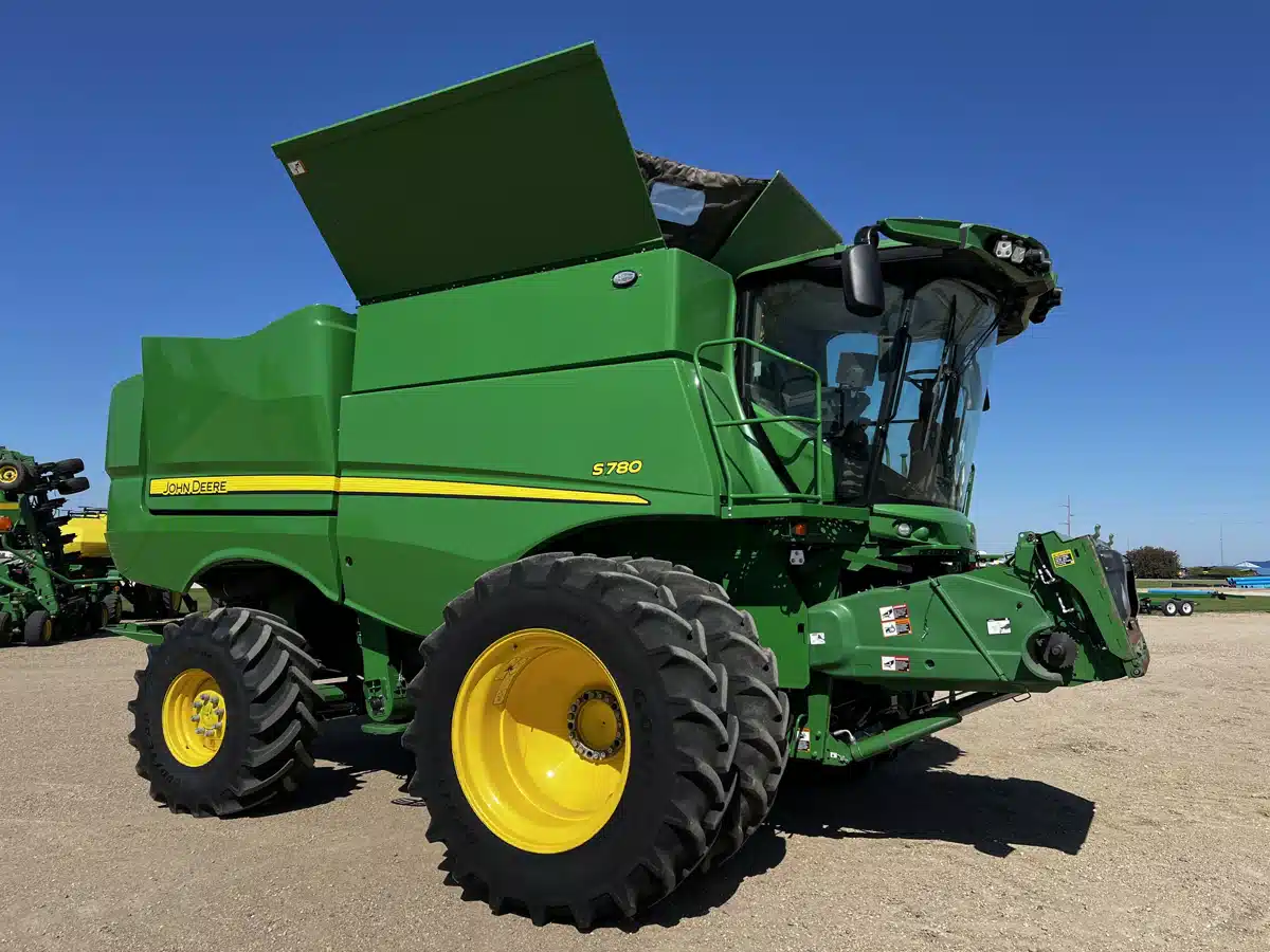Gallery image 1 for 2023 John Deere S780 Combine