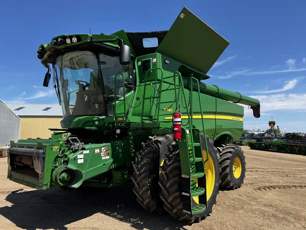 Gallery image 2 for Used 2023 John Deere S780 Combine