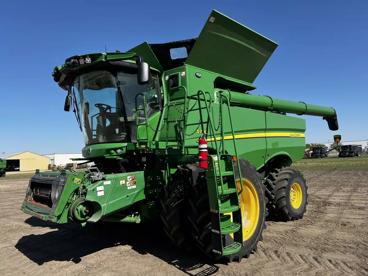 Gallery image 2 for Used 2023 John Deere S780 Combine