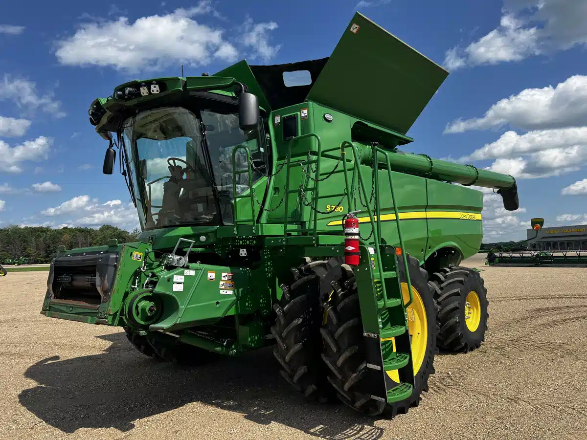Gallery image 2 for Used 2023 John Deere S780 Combine