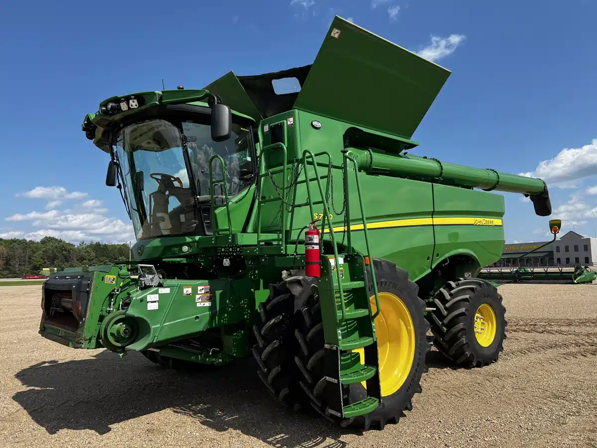 Gallery image 2 for Used 2023 John Deere S780 Combine