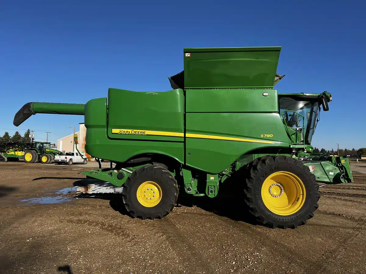 Gallery image 2 for Used 2023 John Deere S780 Combine