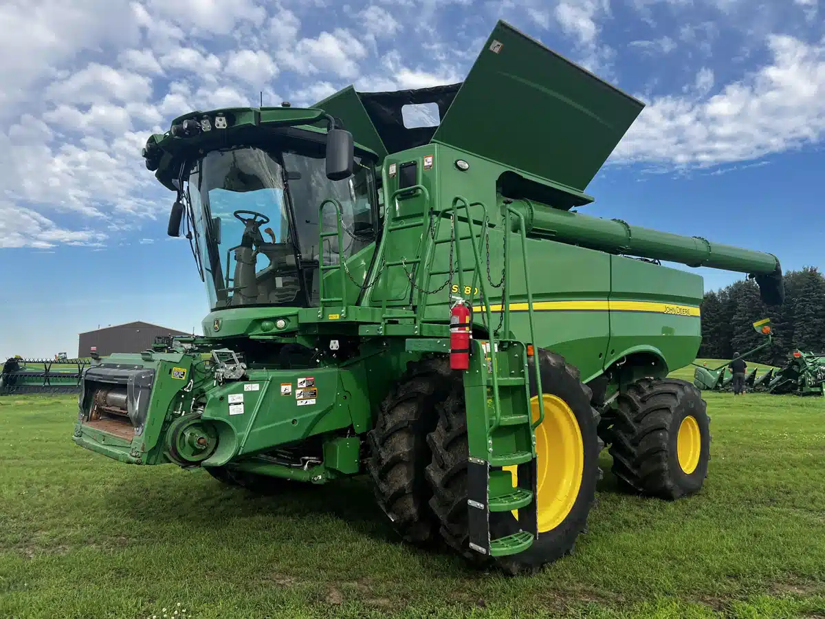 Gallery image 2 for Used 2023 John Deere S780 Combine