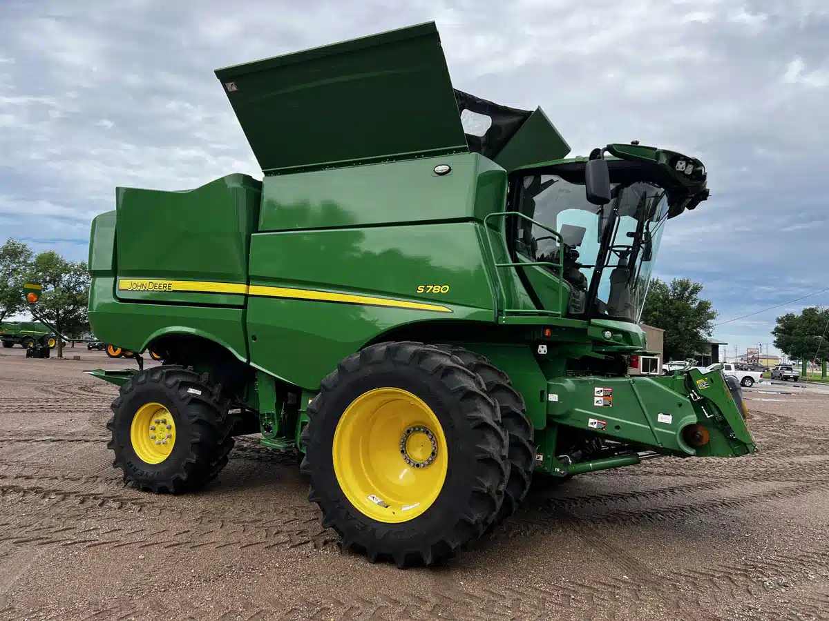 Gallery image 1 for Used 2023 John Deere S780 Combine