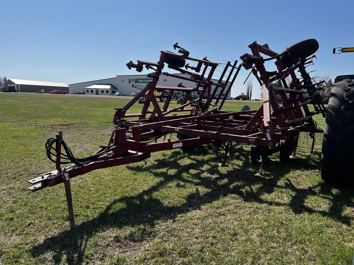 Gallery image 2 for Used Case IH 4800 Cultivator
