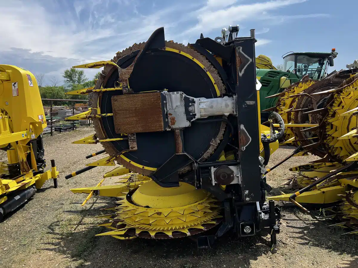 Gallery image 2 for Used 2024 John Deere 772 Header - Rotary