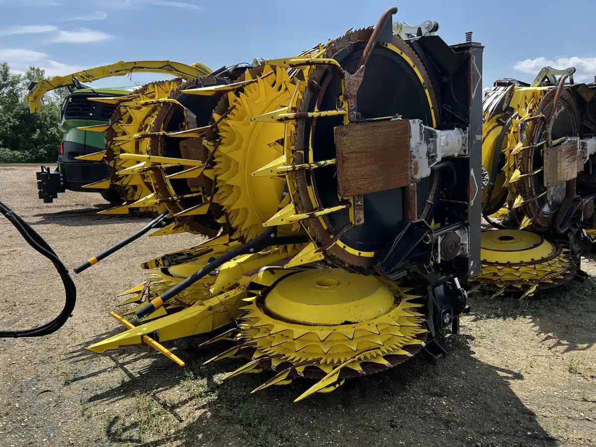 Gallery image 1 for Used 2024 John Deere 772 Header - Rotary