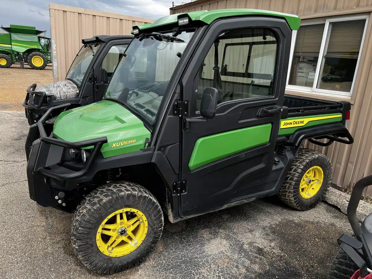 Gallery image 1 for Used 2024 John Deere XUV 835R Utility Vehicle