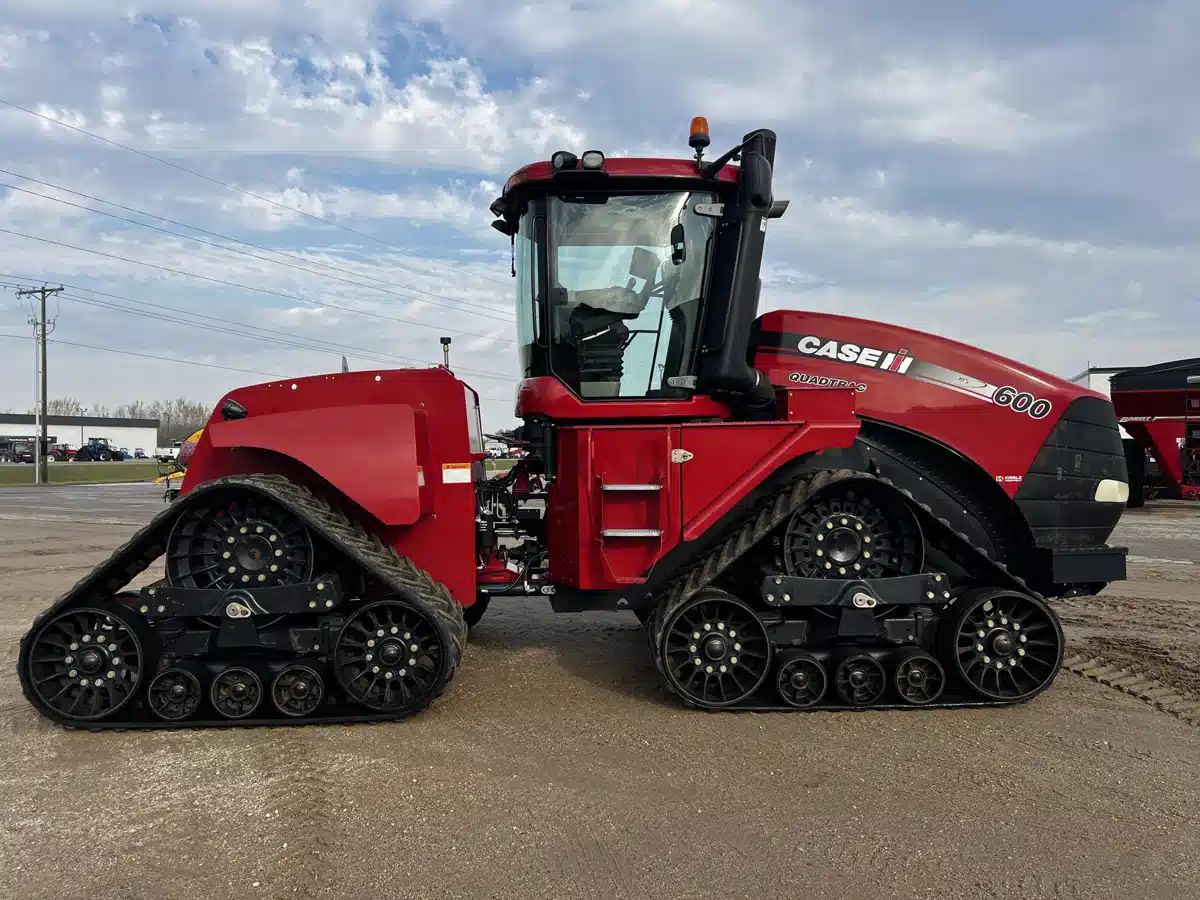 Gallery image 2 for Used 2012 Case IH STEIGER 600 QUADTRAC Tractor