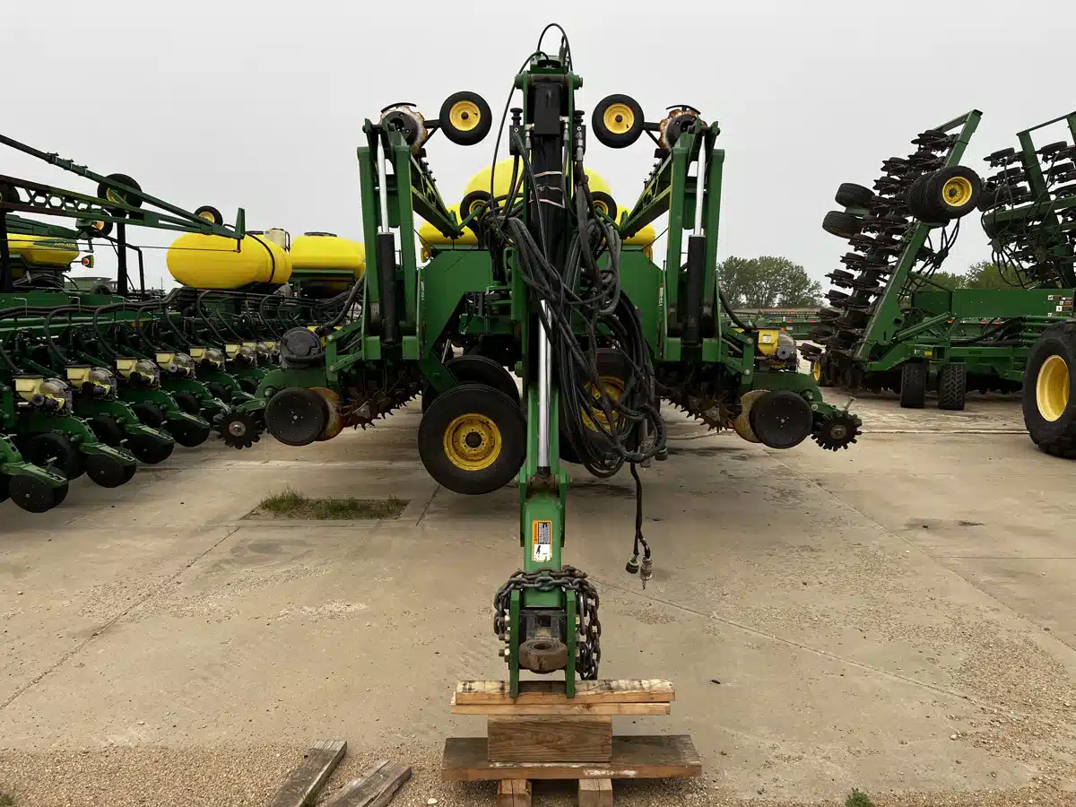 Gallery image 2 for Used 2011 John Deere DB60 Planter