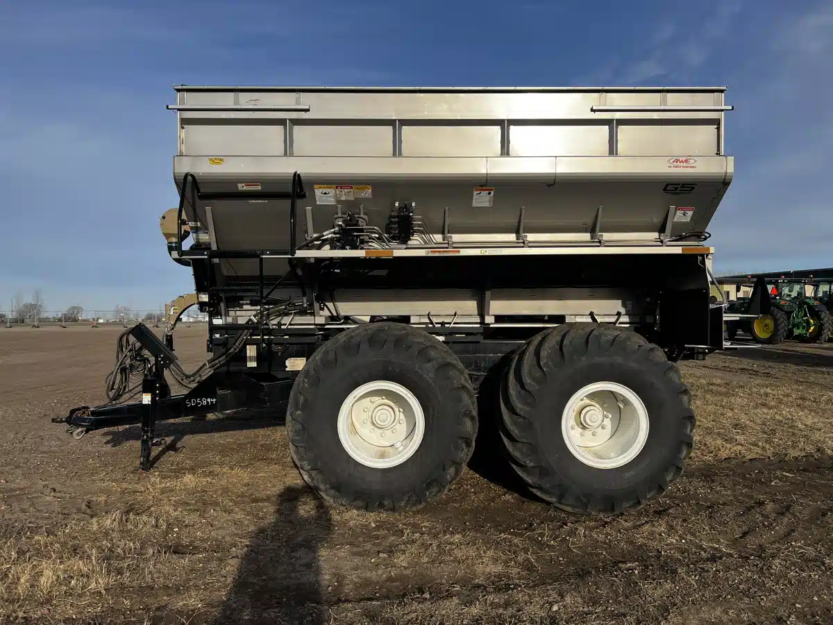 Gallery image 2 for Used 2020 New Leader NL5060 Spreader - Fertilizer