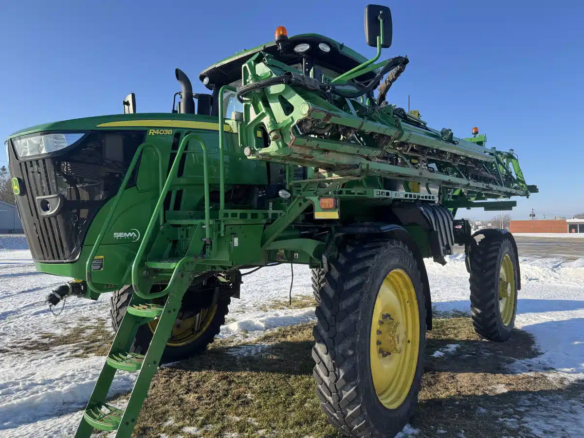 Gallery image 2 for Used 2021 John Deere R4038 Sprayer - Self Propelled