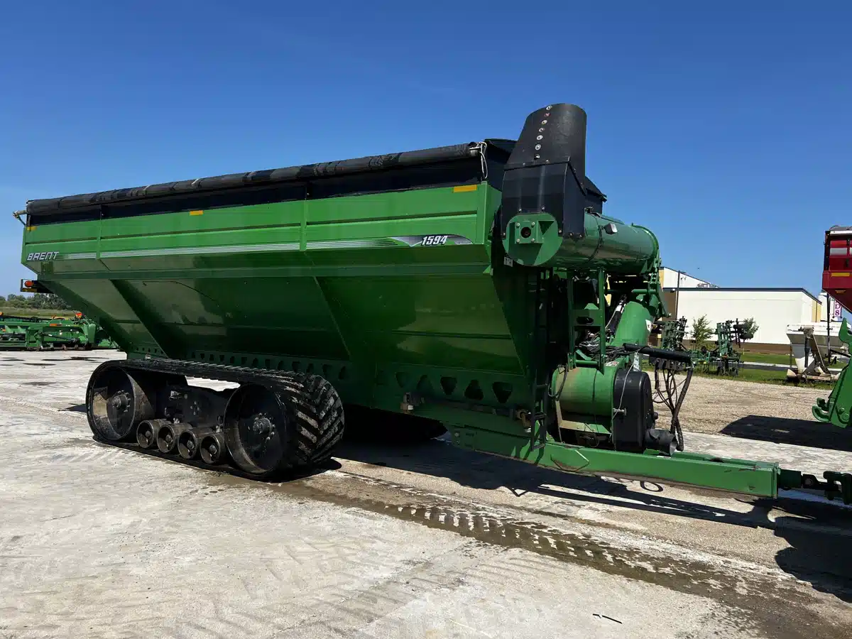 Gallery image 1 for Used 2011 Brent 1594 Grain Cart