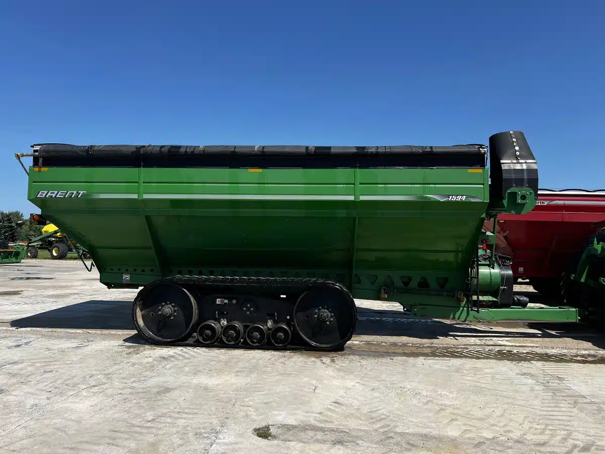 Gallery image 2 for Used 2011 Brent 1594 Grain Cart