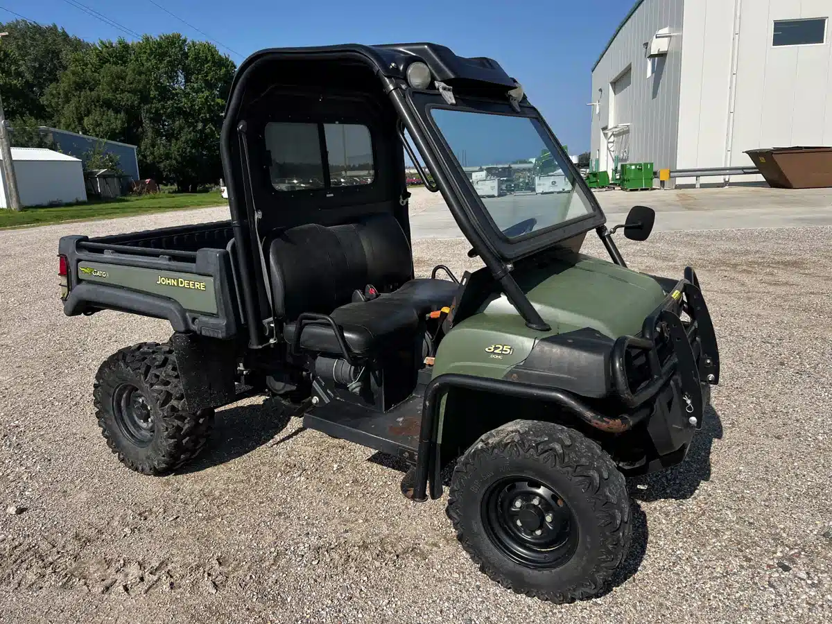 Gallery image 1 for 2011 John Deere XUV 825I Utility Vehicle