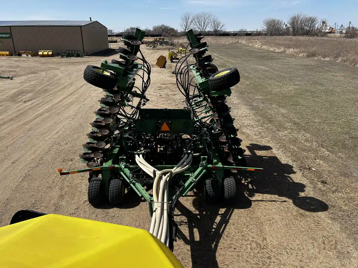 Gallery image 2 for Used 2003 John Deere 1890 Air Drill