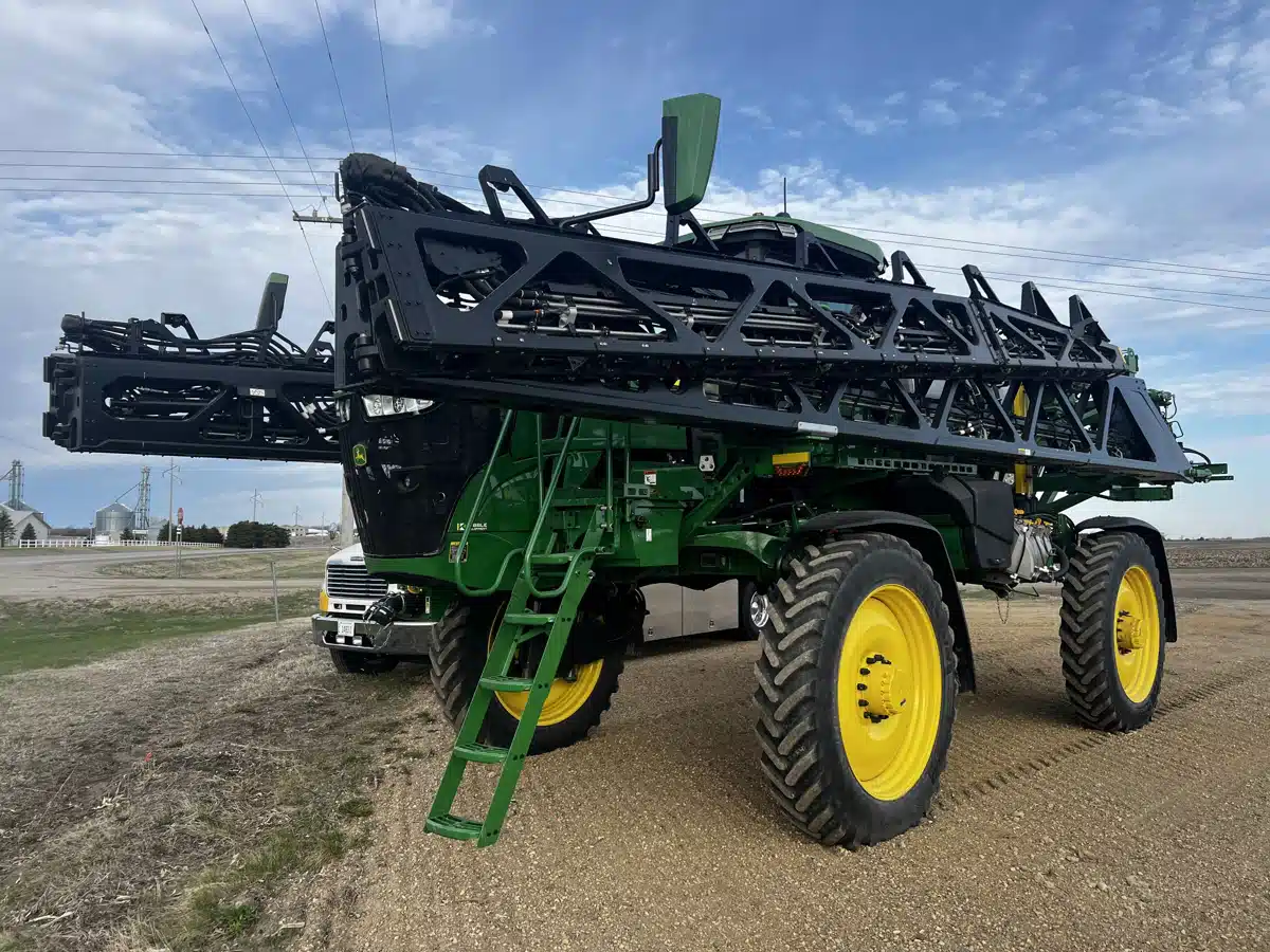 Gallery image 1 for Used 2023 John Deere 412R Sprayer - Self Propelled