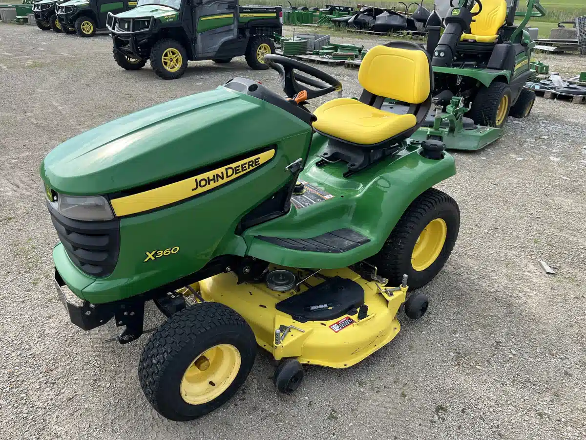 Gallery image 1 for Used 2013 John Deere X360 Lawn Tractor