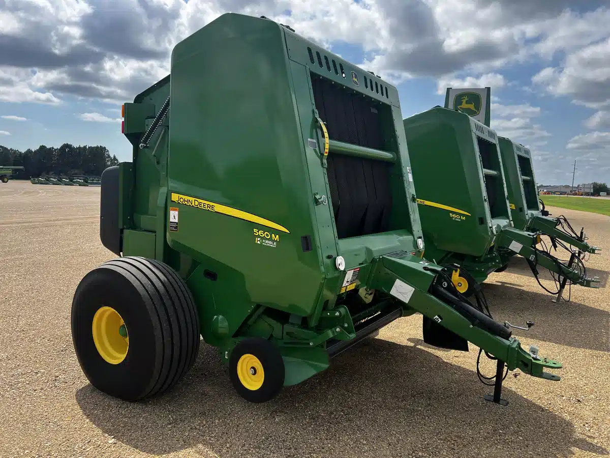 Gallery image 1 for Used 2019 John Deere 560M Round Baler