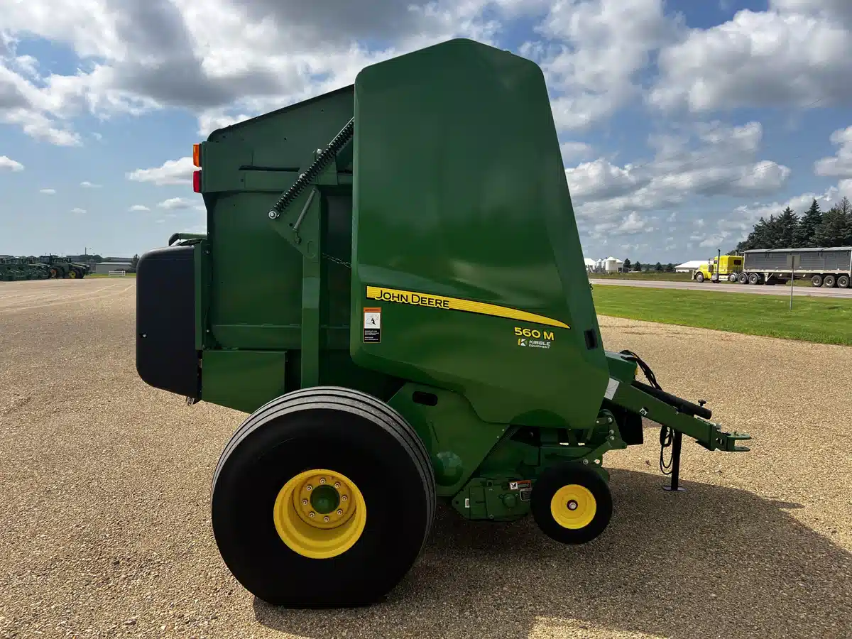 Gallery image 2 for Used 2019 John Deere 560M Round Baler