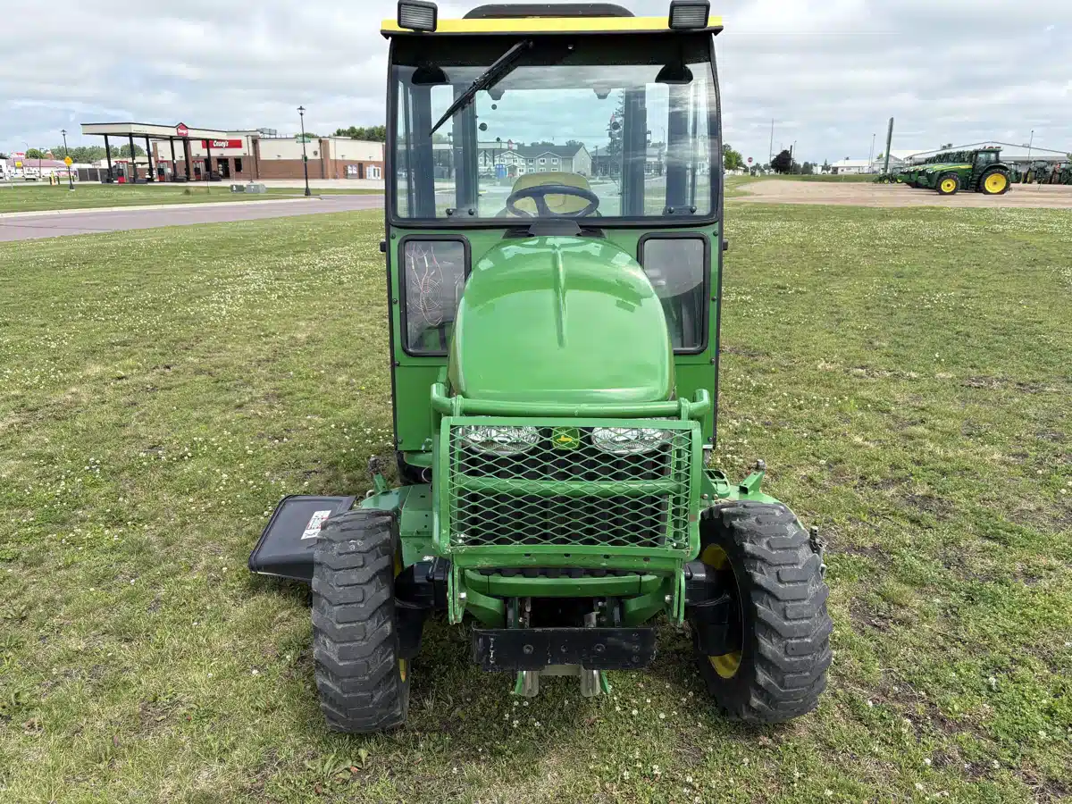 Gallery image 2 for Used 2011 John Deere 3520 Tractor